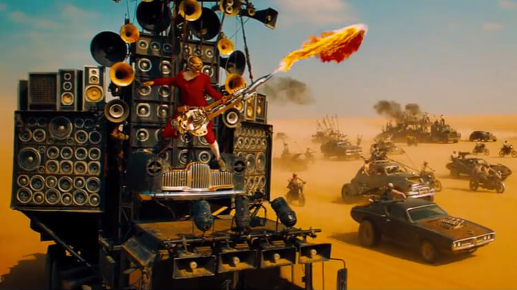 The Doof Warrior em Mad Max: Estrada da Fúria